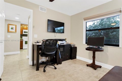 Condo in Sunrise, Florida, 2 bedrooms  № 2004605 - photo 29