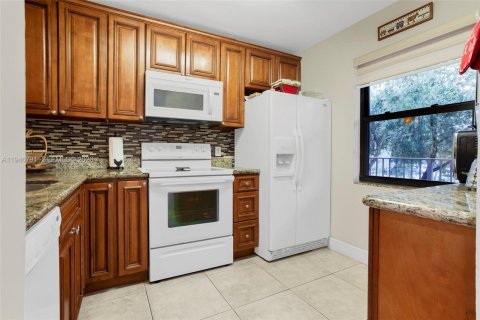 Condo in Sunrise, Florida, 2 bedrooms  № 2004605 - photo 22