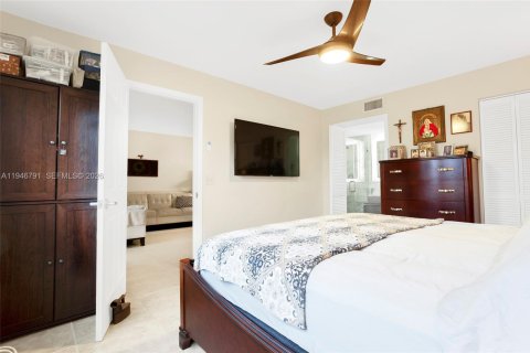 Condo in Sunrise, Florida, 2 bedrooms  № 2004605 - photo 16
