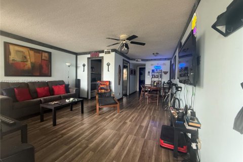 Copropriété à vendre à Sunrise, Floride: 1 chambre, 54.81 m2 № 2172639 - photo 10