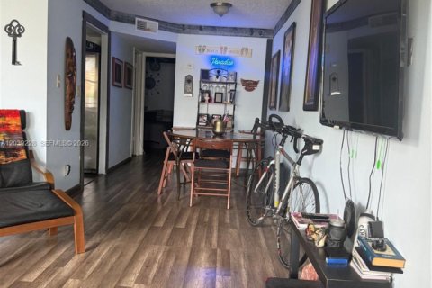 Copropriété à vendre à Sunrise, Floride: 1 chambre, 54.81 m2 № 2172639 - photo 7