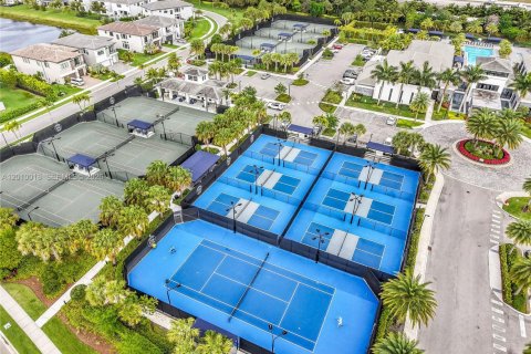 Villa ou maison à vendre à Boca Raton, Floride: 5 chambres, 416.57 m2 № 2075369 - photo 24