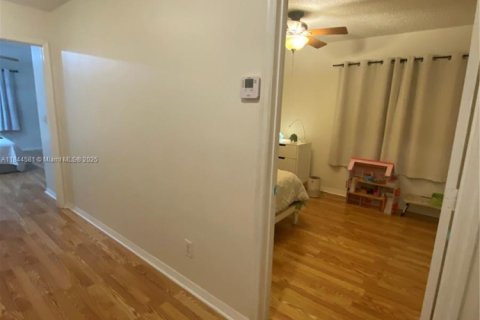 Townhouse in Pembroke Pines, Florida 3 bedrooms, 132.66 sq.m. № 1840707 - photo 9