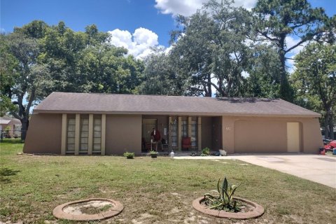 House in Spring Hill, Florida 3 bedrooms, 112.78 sq.m. № 1822813 - photo 1