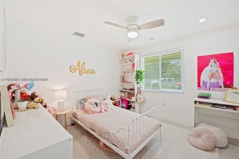 Casa en venta en Dania Beach, Florida, 5 dormitorios, 176.05 m2 № 2023248 - foto 13