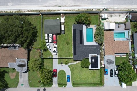Casa en venta en Dania Beach, Florida, 5 dormitorios, 176.05 m2 № 2023248 - foto 21