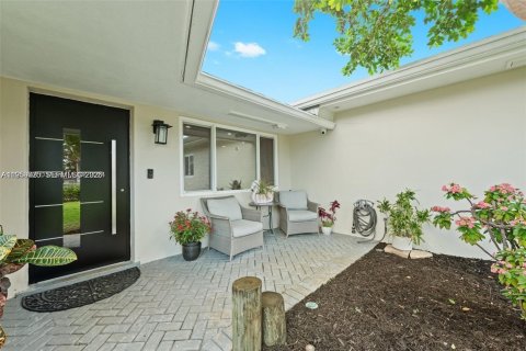 Casa en venta en Dania Beach, Florida, 5 dormitorios, 176.05 m2 № 2023248 - foto 6