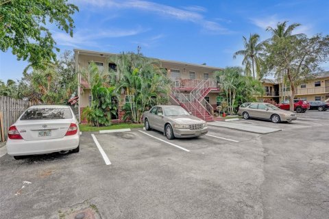 Commercial property in Pompano Beach, Florida 402.64 sq.m. № 1986312 - photo 3