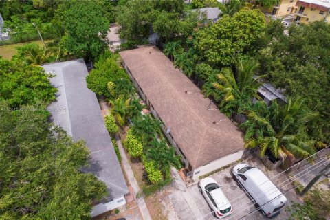 Immobilier commercial à Miami, Floride 202.53 m2 № 2079044