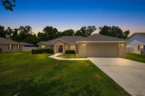Casa en Ocala, Florida 3 dormitorios, 173.63 m2 № 2227676