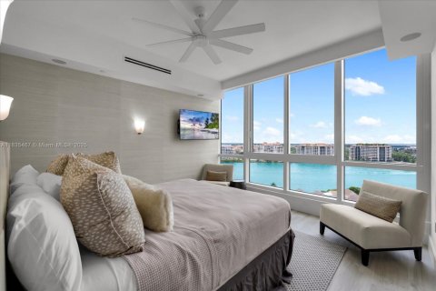 Condo in Miami Beach, Florida, 3 bedrooms  № 2022611 - photo 14