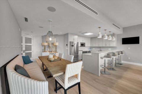 Condo in Miami Beach, Florida, 3 bedrooms  № 2022611 - photo 9