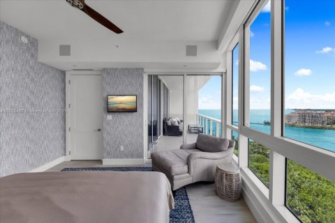 Condo in Miami Beach, Florida, 3 bedrooms  № 2022611 - photo 25