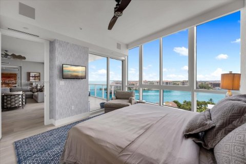 Condo in Miami Beach, Florida, 3 bedrooms  № 2022611 - photo 24