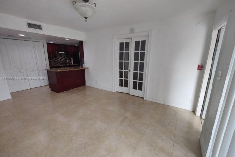 Condo in West Palm Beach, Florida, 2 bedrooms  № 2169892 - photo 11