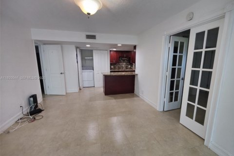 Condo in West Palm Beach, Florida, 2 bedrooms  № 2169892 - photo 18