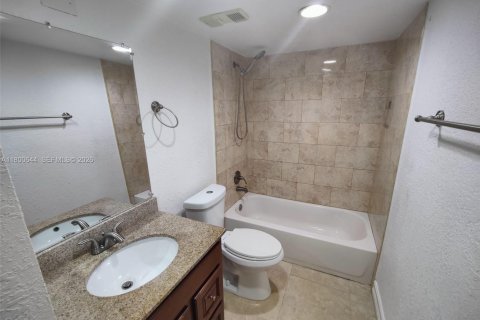 Condo in West Palm Beach, Florida, 2 bedrooms  № 2169892 - photo 25