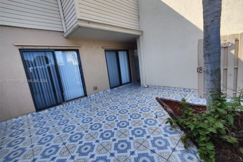 Condo in West Palm Beach, Florida, 2 bedrooms  № 2169892 - photo 6