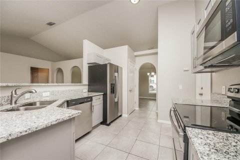 Casa en alquiler en Kissimmee, Florida, 3 dormitorios, 148.64 m2 № 1910189 - foto 6
