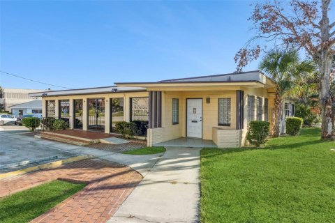 Propiedad comercial en venta en Lakeland, Florida, 342.72 m2 № 2123396 - foto 2