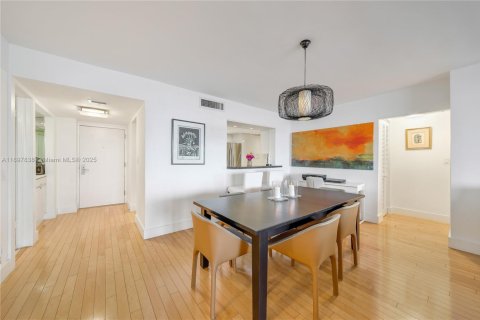 Copropriété à louer à Miami, Floride: 2 chambres, 133.78 m2 № 2014546 - photo 8