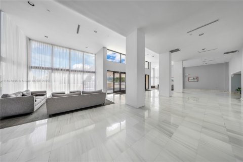 Copropriété à louer à Miami, Floride: 2 chambres, 133.78 m2 № 2014546 - photo 2