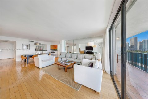 Copropriété à louer à Miami, Floride: 2 chambres, 133.78 m2 № 2014546 - photo 5