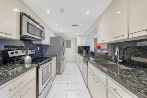 Copropriété à louer à Miami, Floride: 2 chambres, 133.78 m2 № 2014546 - photo 7