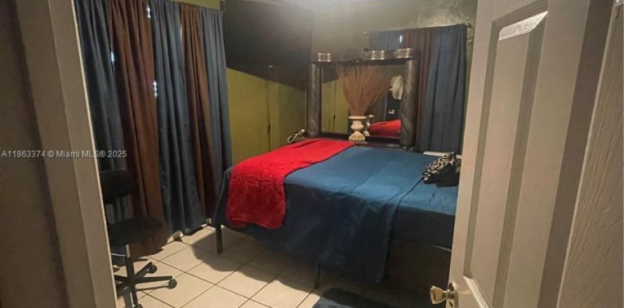 Immobilier commercial à Miami Gardens, Floride 1 chambre № 1889778