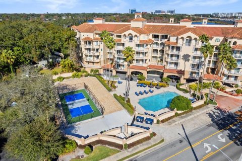 Condominio en alquiler en Orlando, Florida, 3 dormitorios, 303.88 m2 № 1904456 - foto 1