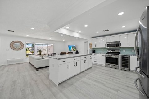 Casa en venta en Pompano Beach, Florida, 3 dormitorios, 135.36 m2 № 2175378 - foto 13
