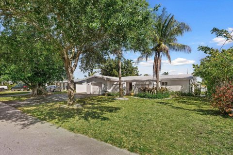 Casa en venta en Pompano Beach, Florida, 3 dormitorios, 135.36 m2 № 2175378 - foto 4