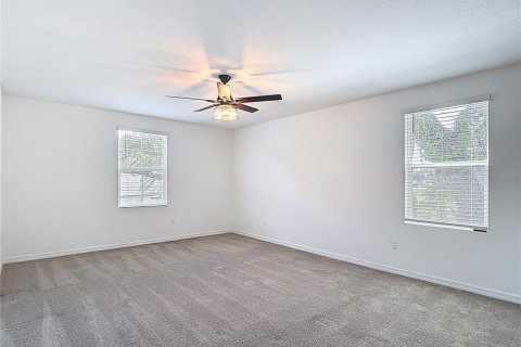 Villa ou maison à vendre à Zephyrhills, Floride: 5 chambres, 258.73 m2 № 2137684 - photo 15