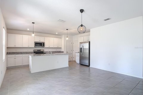 Villa ou maison à vendre à Zephyrhills, Floride: 5 chambres, 258.73 m2 № 2137684 - photo 7