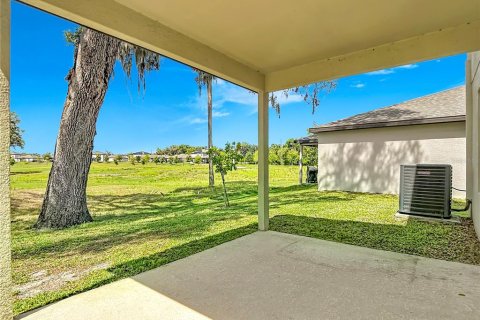 Villa ou maison à vendre à Zephyrhills, Floride: 5 chambres, 258.73 m2 № 2137684 - photo 28