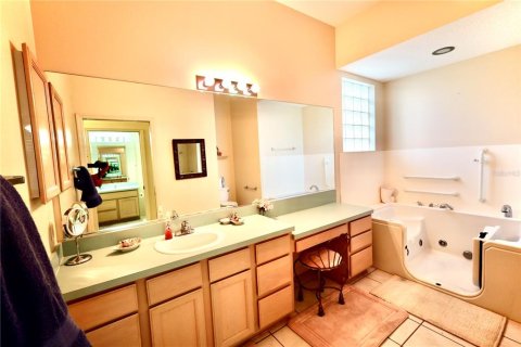 Villa ou maison à louer à Lady Lake, Floride: 3 chambres, 214.79 m2 № 2111152 - photo 13
