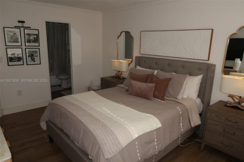 Townhouse in Miami, Florida 2 bedrooms, 92.9 sq.m. № 1988157 - photo 22