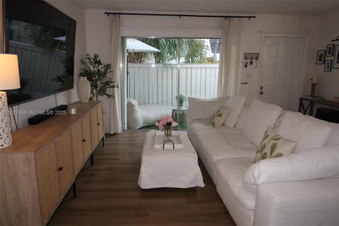 Townhouse in Miami, Florida 2 bedrooms, 92.9 sq.m. № 1988157 - photo 4