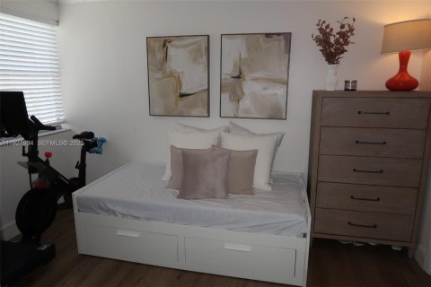 Townhouse in Miami, Florida 2 bedrooms, 92.9 sq.m. № 1988157 - photo 26