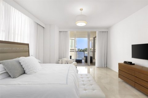 Снять в аренду кондоминиум в Бэл-Харбор, Флорида 2 спальни, 156.54м2, № 2030018 - фото 11