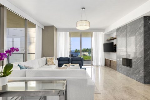 Снять в аренду кондоминиум в Бэл-Харбор, Флорида 2 спальни, 156.54м2, № 2030018 - фото 3