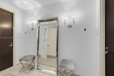 Снять в аренду кондоминиум в Бэл-Харбор, Флорида 2 спальни, 156.54м2, № 2030018 - фото 24