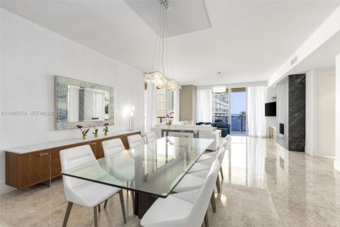 Снять в аренду кондоминиум в Бэл-Харбор, Флорида 2 спальни, 156.54м2, № 2030018 - фото 4