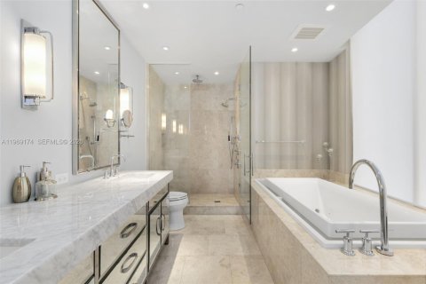 Снять в аренду кондоминиум в Бэл-Харбор, Флорида 2 спальни, 156.54м2, № 2030018 - фото 14