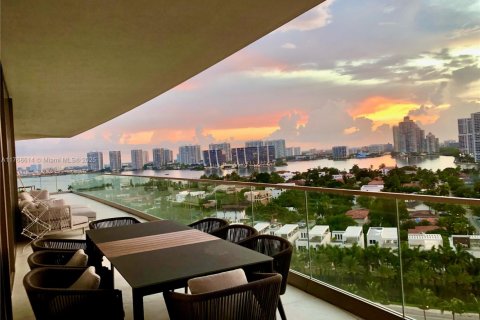 Condominio en alquiler en Sunny Isles Beach, Florida, 2 dormitorios, 103.31 m2 № 1585390 - foto 4