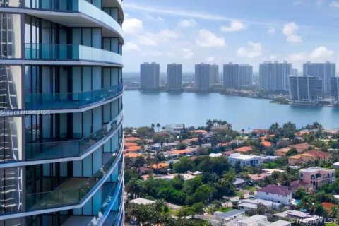 Condominio en alquiler en Sunny Isles Beach, Florida, 2 dormitorios, 103.31 m2 № 1585390 - foto 16