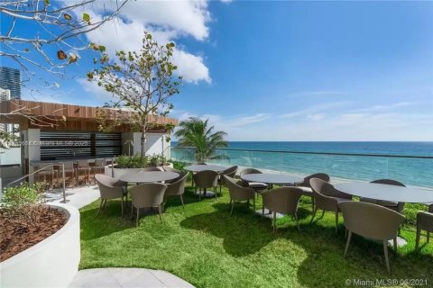 Condominio en alquiler en Sunny Isles Beach, Florida, 2 dormitorios, 103.31 m2 № 1585390 - foto 17