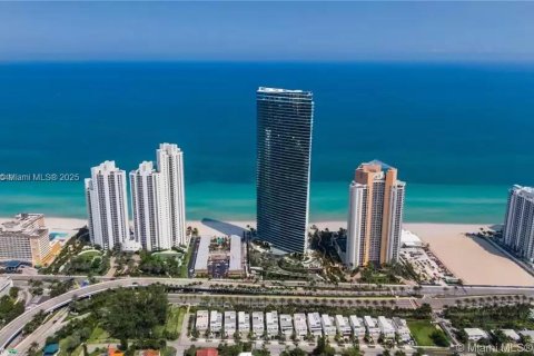 Condominio en alquiler en Sunny Isles Beach, Florida, 2 dormitorios, 103.31 m2 № 1585390 - foto 25