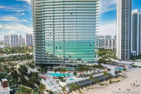 Condominio en alquiler en Sunny Isles Beach, Florida, 2 dormitorios, 103.31 m2 № 1585390 - foto 14