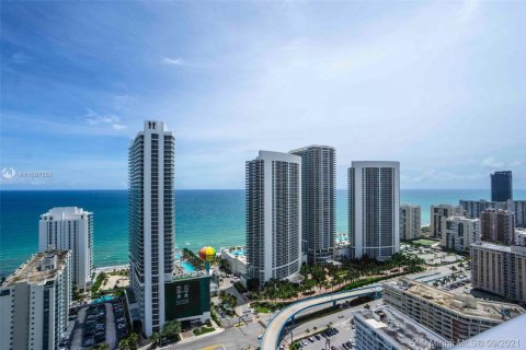 Condo in Hollywood, Florida, 2 bedrooms № 2054481 - photo 7